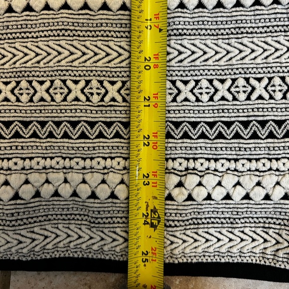 Title Nine Black and White Long Sleeve Quarter Zip Wool Blend Pullover Top Large - Picture 8 of 12